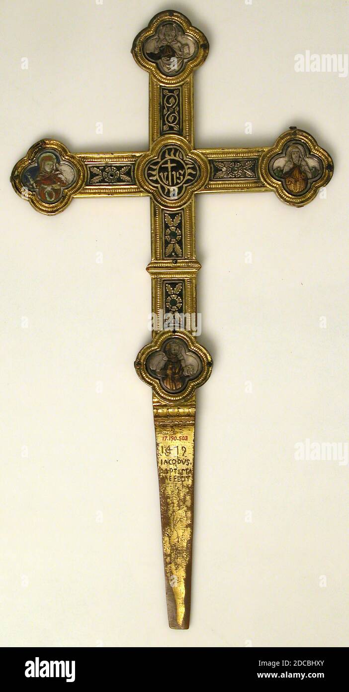 processional-cross-italian-1479-displays-the-insignia-of-the-order