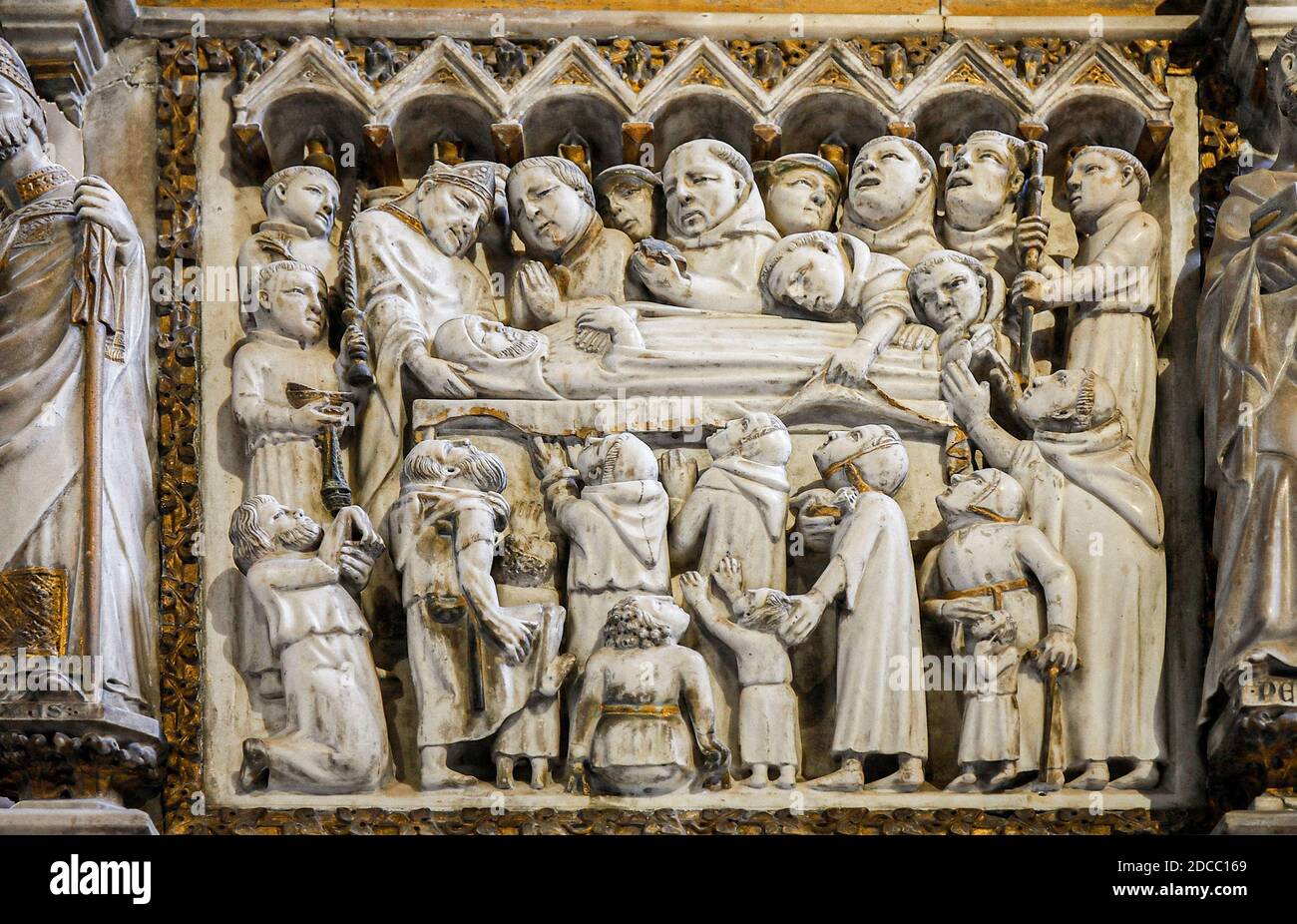 Italy Lombardia - Milan - Church of Sant'Eustorgio - Cloister of Saint Eustorgio - Portinari Chapel - Ark of St. Peter Martyr by Giovanni di Balduccio - funeral of the saint Stock Photo