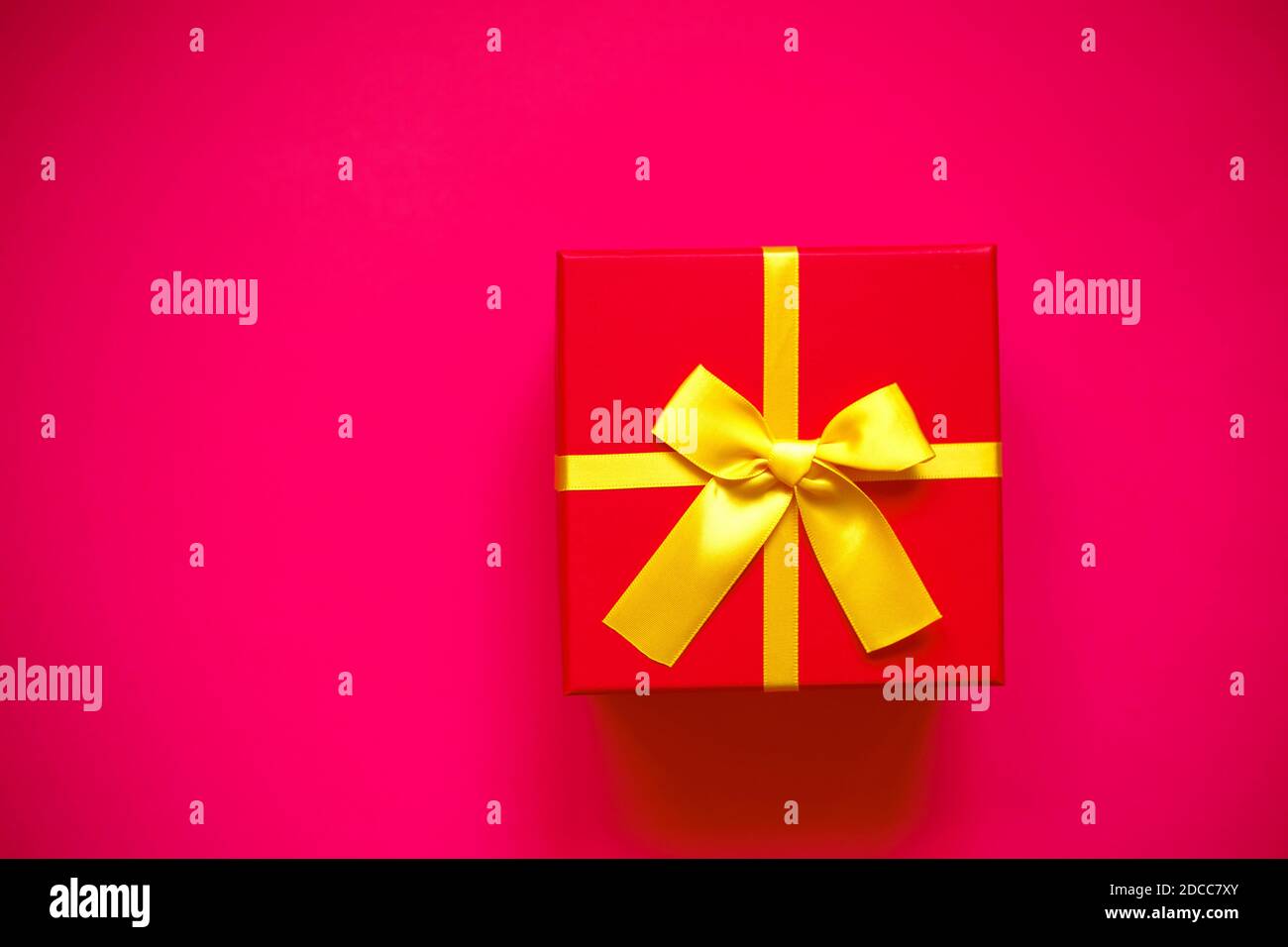 Bright pink ribbon hi-res stock photography and images - Alamy