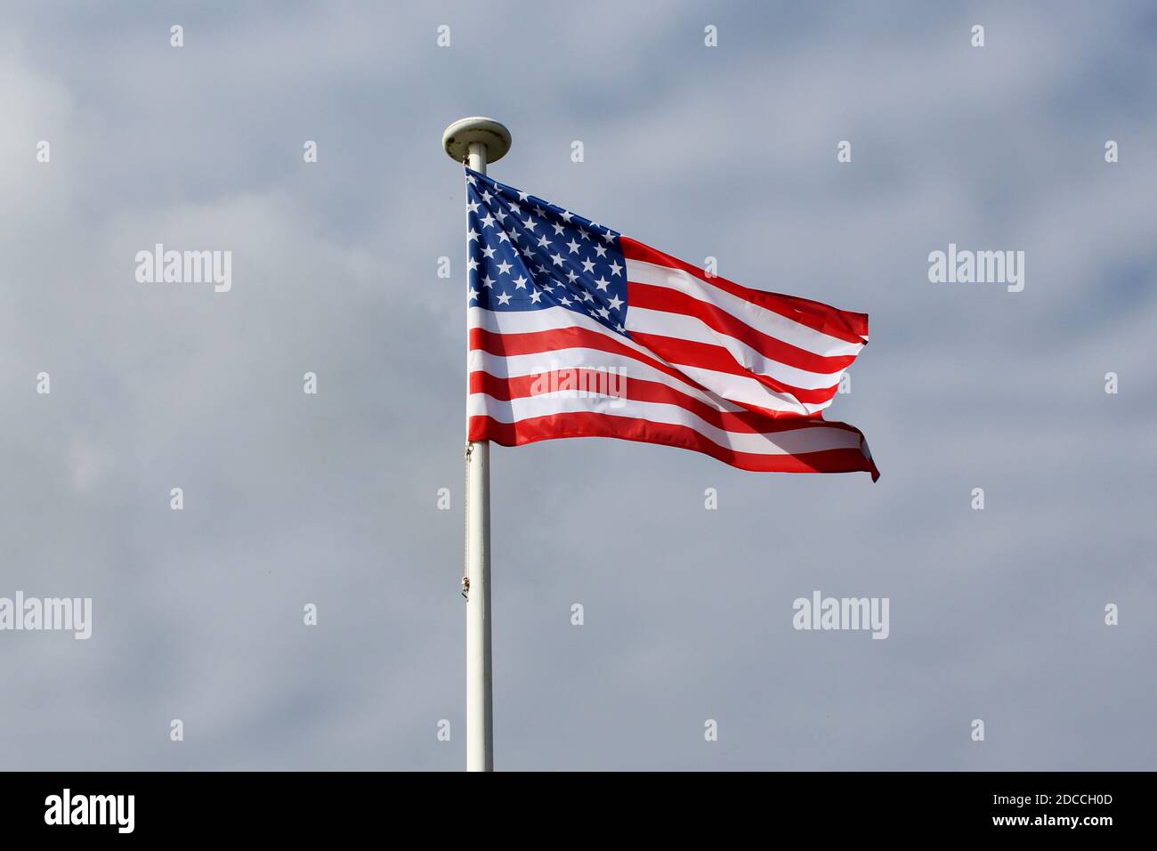 amerikanische Flagge weht im Wind Stock Photo