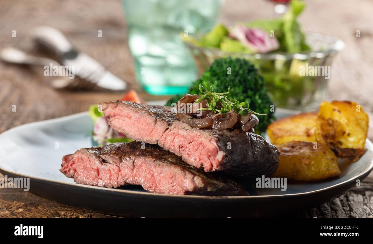 Beef steak baked potato broccoli hi-res stock photography and images ...