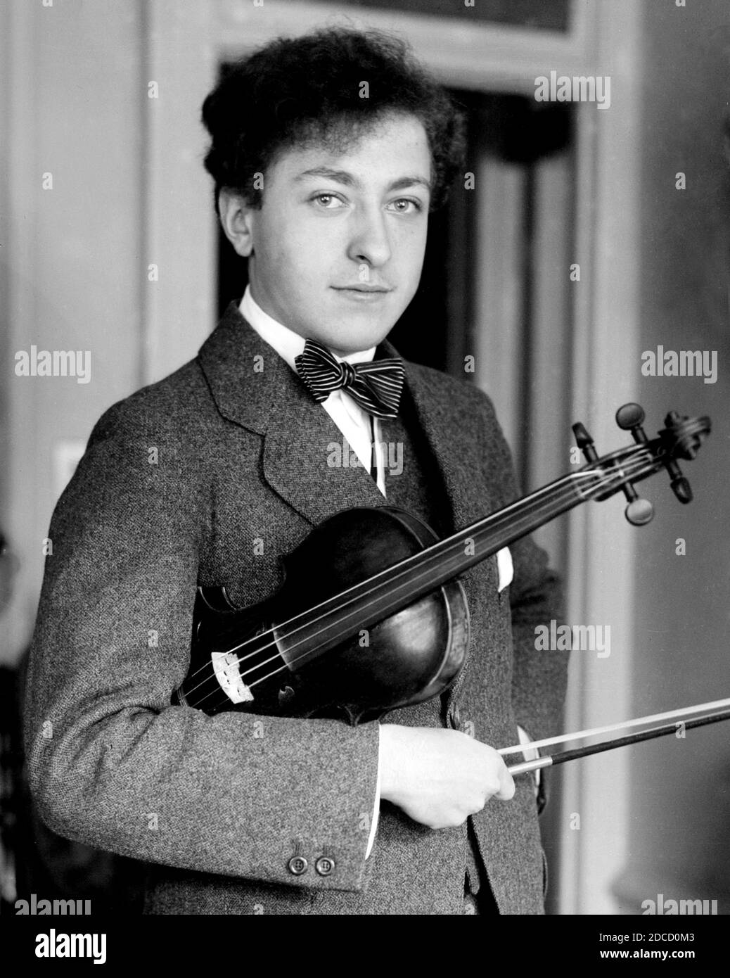 Jascha Heifetz, RussianAmerican Violinist Stock Photo Alamy