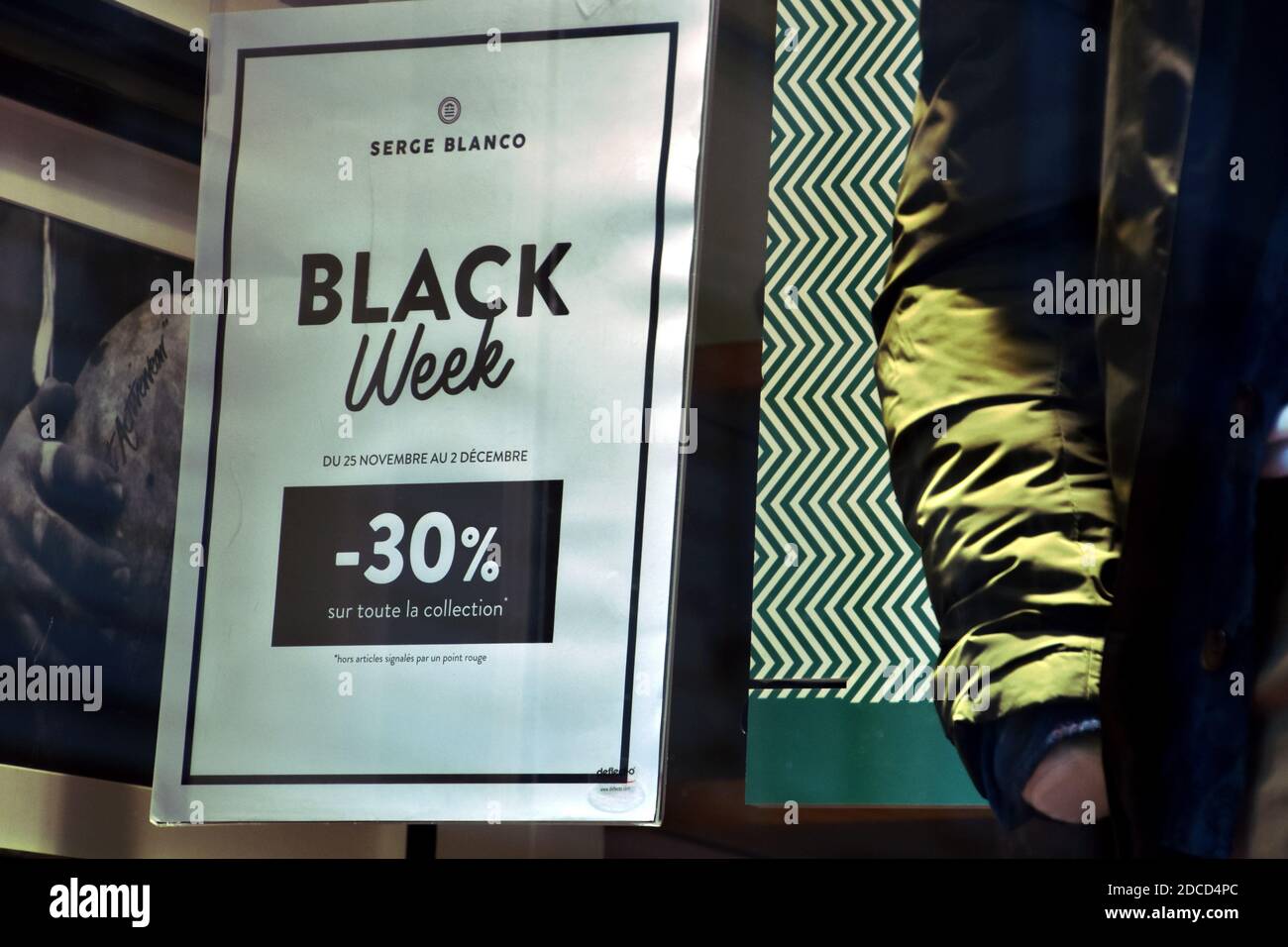 Black friday sale signs in hi-res stock photography and images - Alamy
