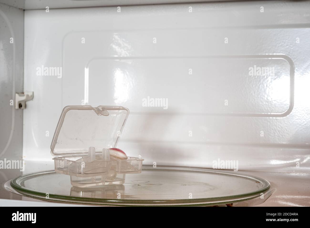 Parenting method of cleaning pacifiers by boiling water and steaming in