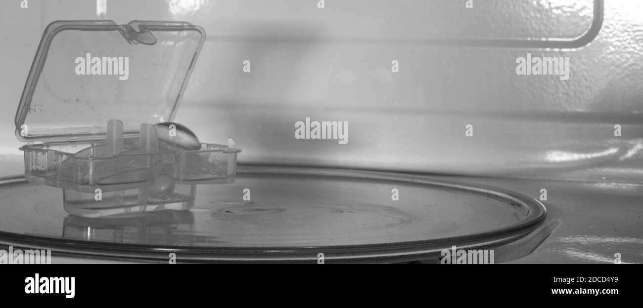 Sterilize equipment boiling water hires stock photography and images