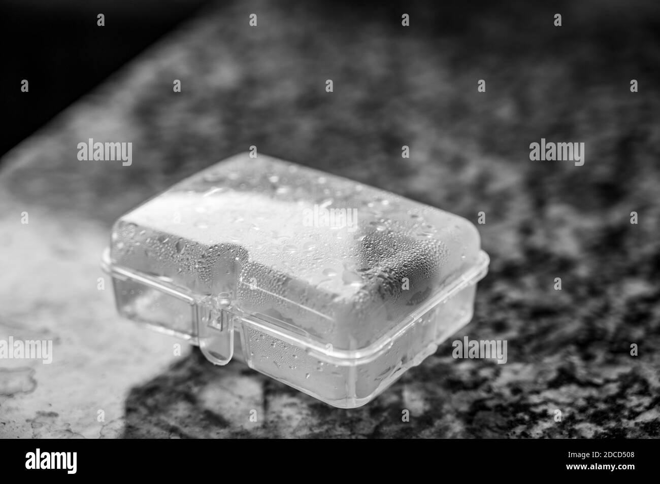 Parenting method of cleaning pacifiers by boiling water and steaming in