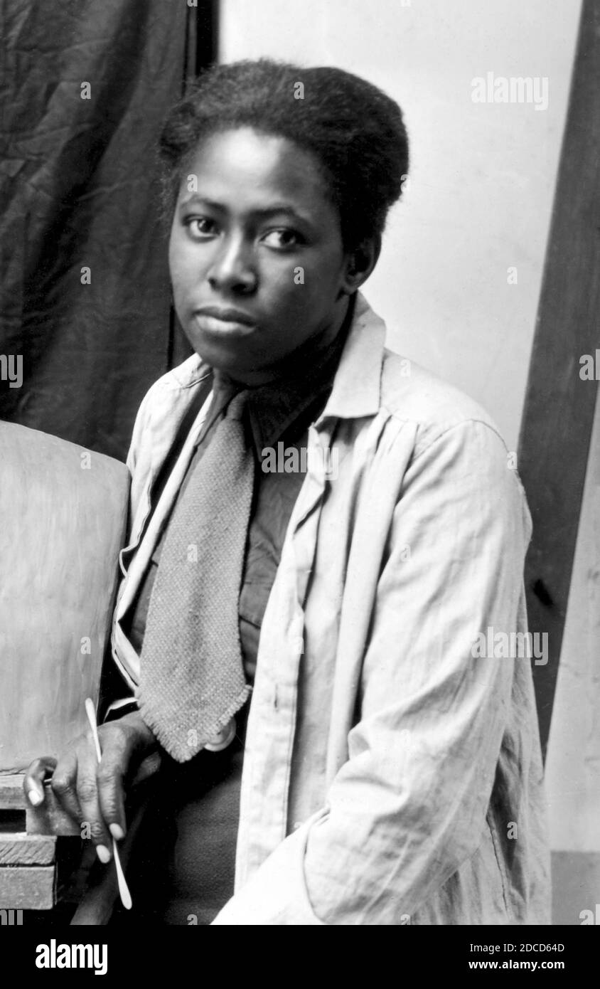 African american sculptor Black and White Stock Photos & Images - Alamy