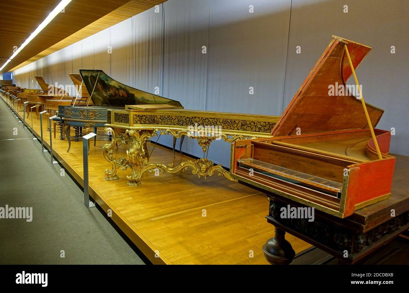 Traditional Keyboard Instruments Archival keyboard hi-res stock photography and images - Alamy