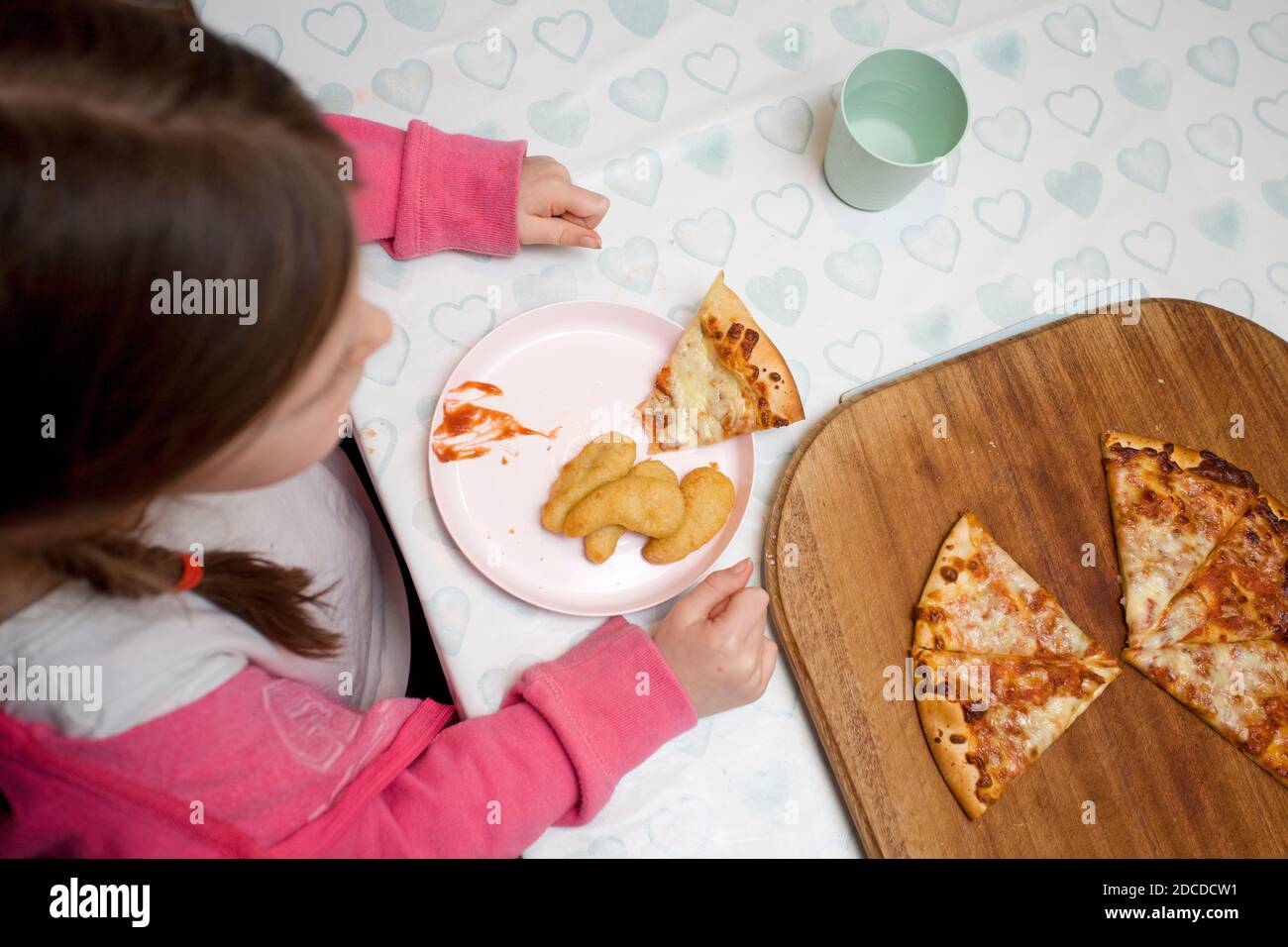 Chicken nuggets child pizza hires stock photography and images Alamy