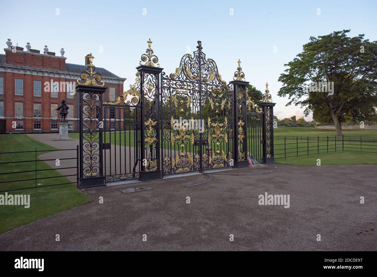 694 Kensington Palace Garden Stock Photos - Free & Royalty-Free Stock  Photos from Dreamstime