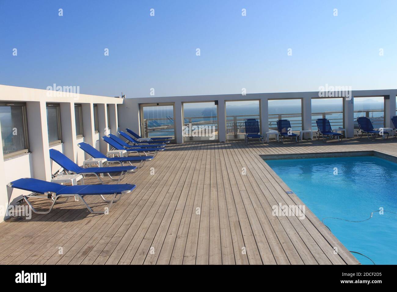 Crète, ville de Héraklion, terrasse d'hôtel Stock Photo Alamy