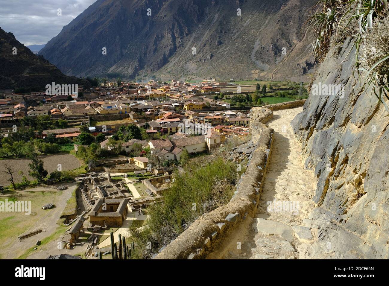 Peru Sacred Valley Ollantaytambo - View from Ollantaytambo ruins to Ollantaytambo village Stock Photo