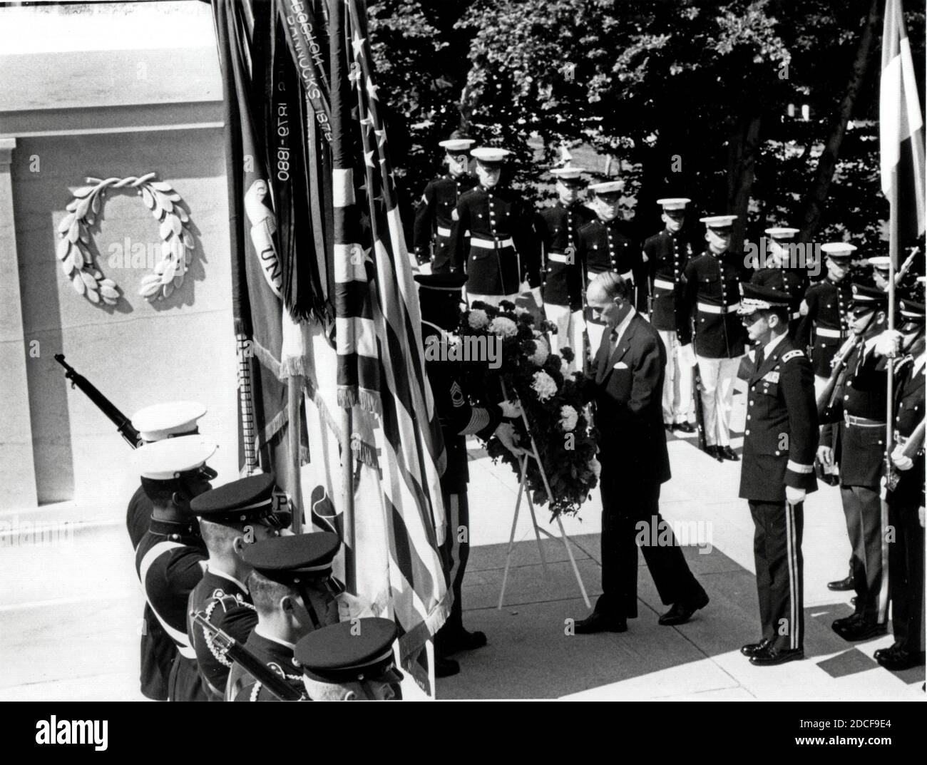 President Valéry Giscard d'Estaing of France, lays a wreath at the Tomb of the Unknown Soldier at Arlington National Cemetery in Arlington, Virginia on May 17, 1976.  Credit: Benjamin E. 'Gene' Forte / CNP /MediaPunch Stock Photo