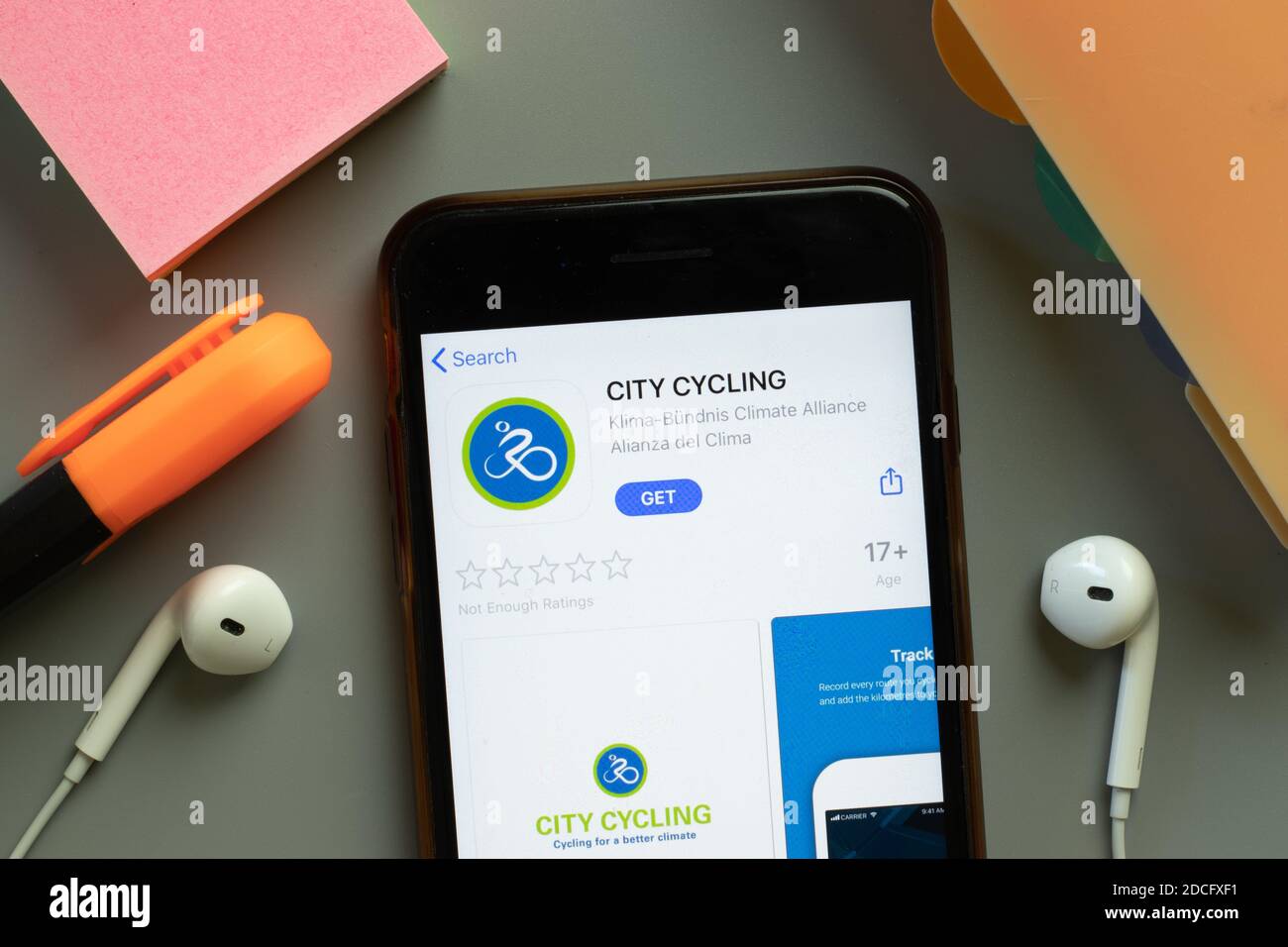 New York, United States - 7 November 2020: CITY CYCLING app store logo on phone screen, Illustrative Editorial. Stock Photo