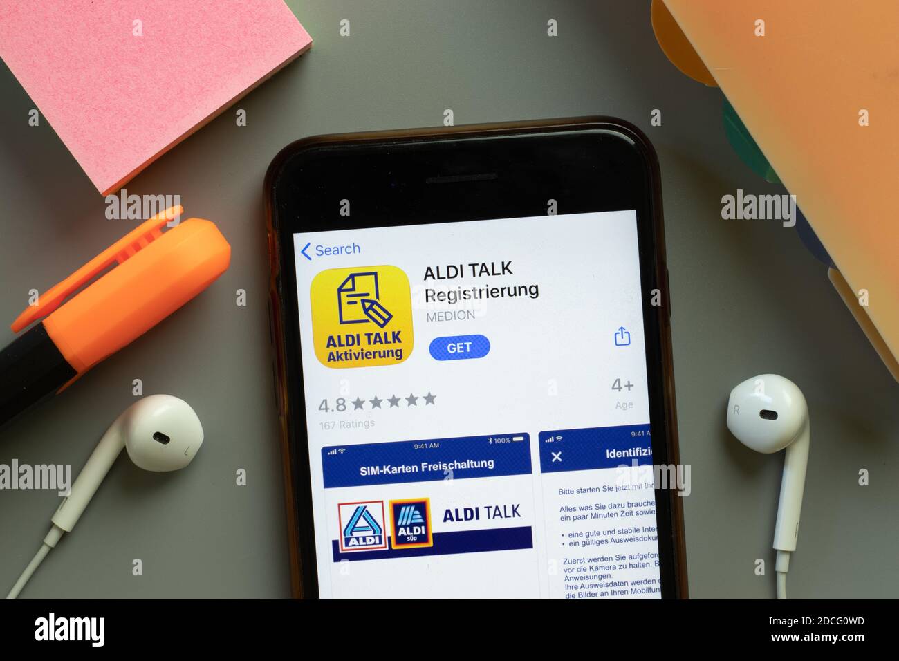 Aldi mobile phone app hi-res stock photography and images - Alamy