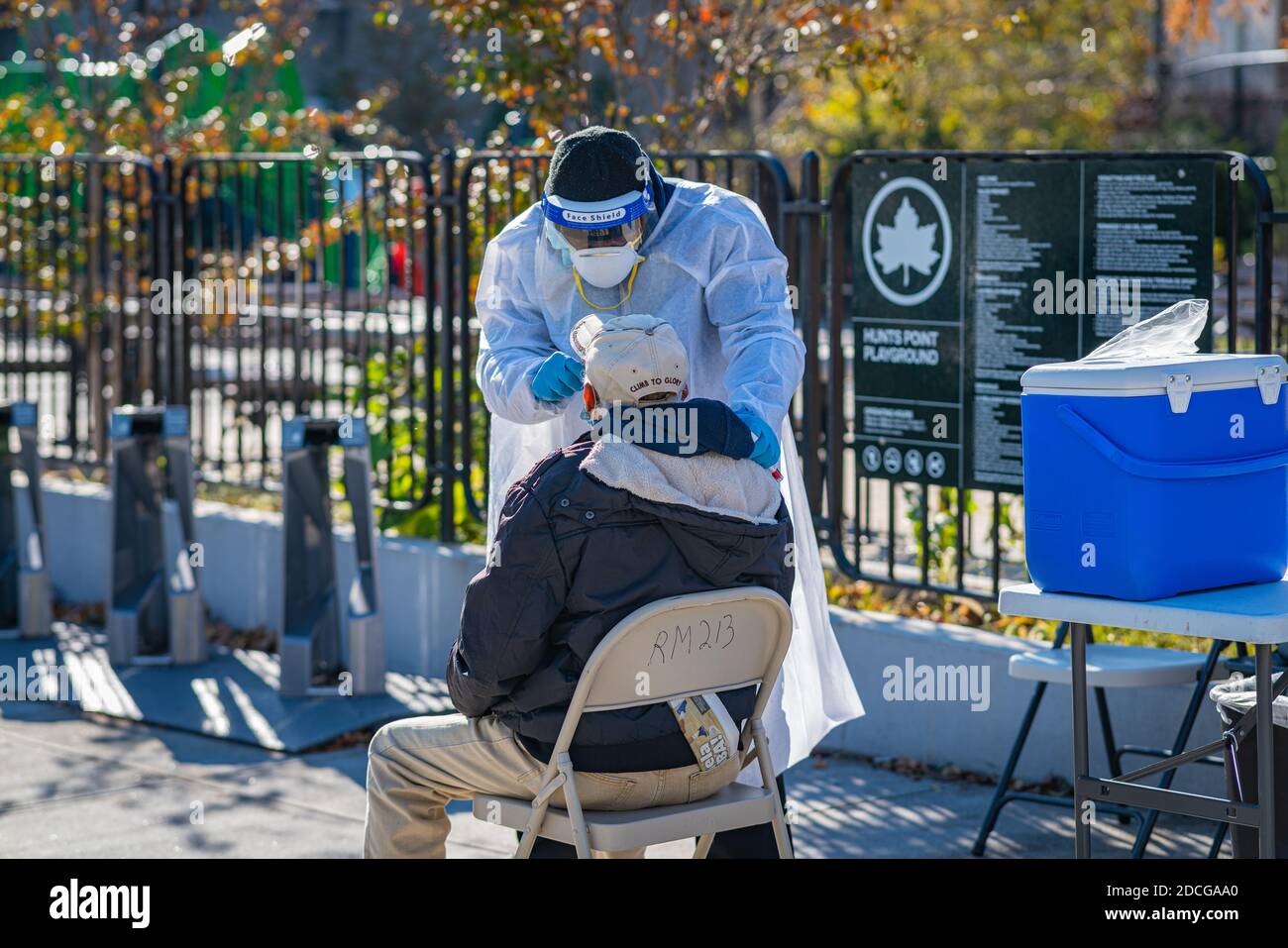 Bronx, United States. 20th Nov, 2020. NYC Health and Hospital mobile units offer free Covid testing in the Hunts Point section of the Bronx. (Photo by Steve Sanchez/Pacific Press) Credit: Pacific Press Media Production Corp./Alamy Live News Stock Photo