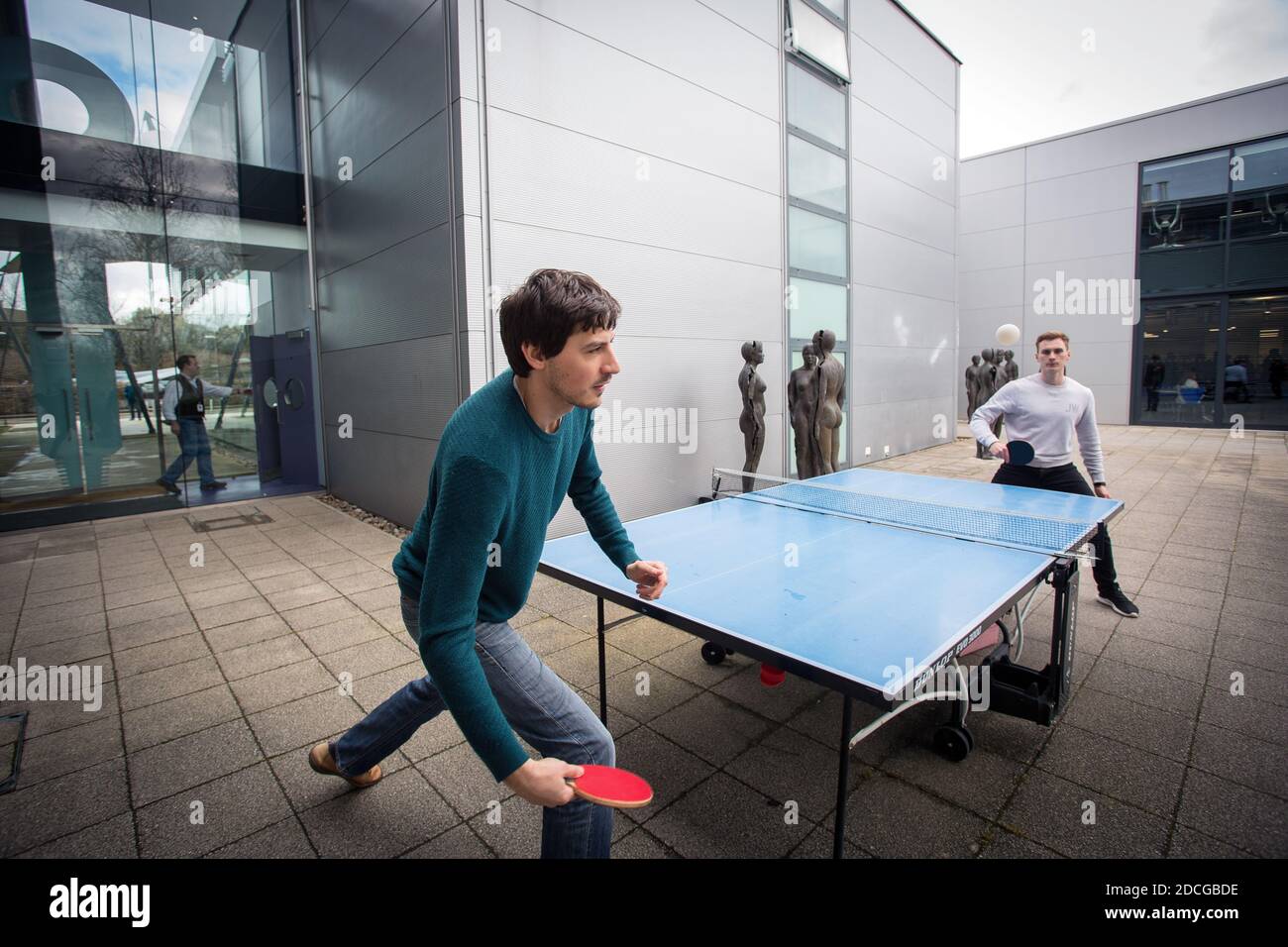 United Kingdom /Wiltshire/ Malmesbury/Dyson / Emploees playing tabel tenis at Dyson headquarters in Malmesbury, UK.Thursday the 15 th March 2018. Stock Photo