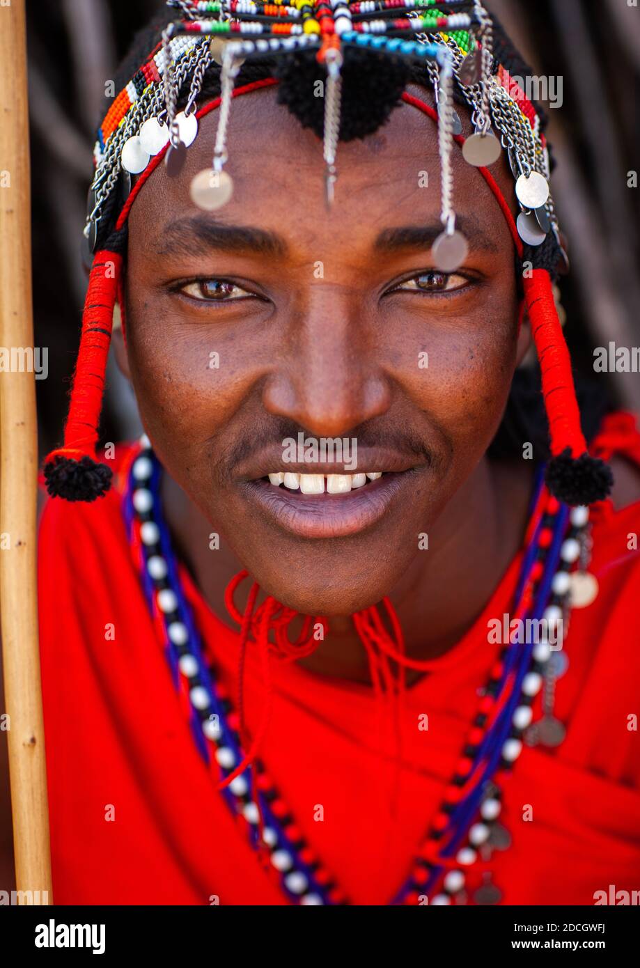 Portrait of a Maasai tribe man with a beaded headwear, Rift Valley Province, Maasai Mara, Kenya Stock Photo