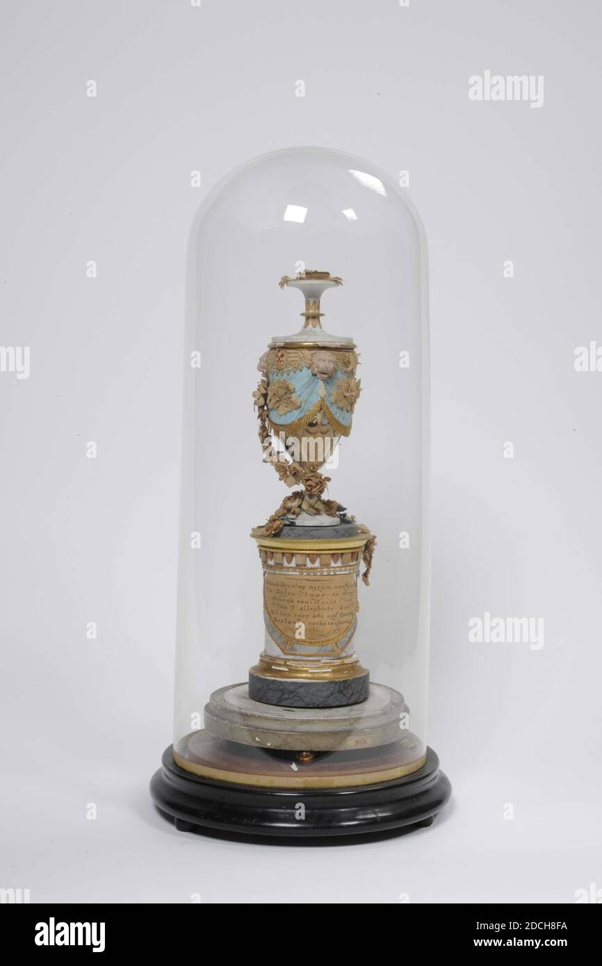Anonymous, 1825, wood, cardboard, glass, gilding, plaster, Total: 54.5 x 24.4cm 545 x 244mm, Dome: 50 x 19.4cm 500 x 194mm, Base: 4.5 x 24.4cm 45 x 244mm , Cardboard memorial vase under a bell, on the occasion of the 25th wedding anniversary of Rev. G.J. Schacht and A.M. van der Meulen, offered to them by the orphans of the Holy Spirit or Poor Orphanage and Children's Home, 1 July 1825, Date 1882 Stock Photo