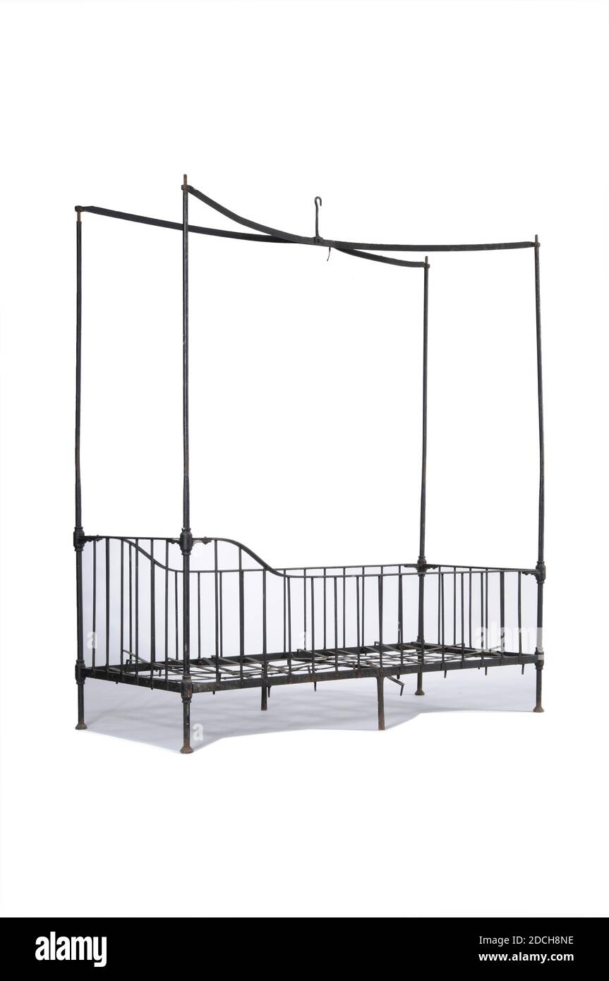 crib Anonymous 18th century General 200 x 175 x 75.5cm 2000 x
