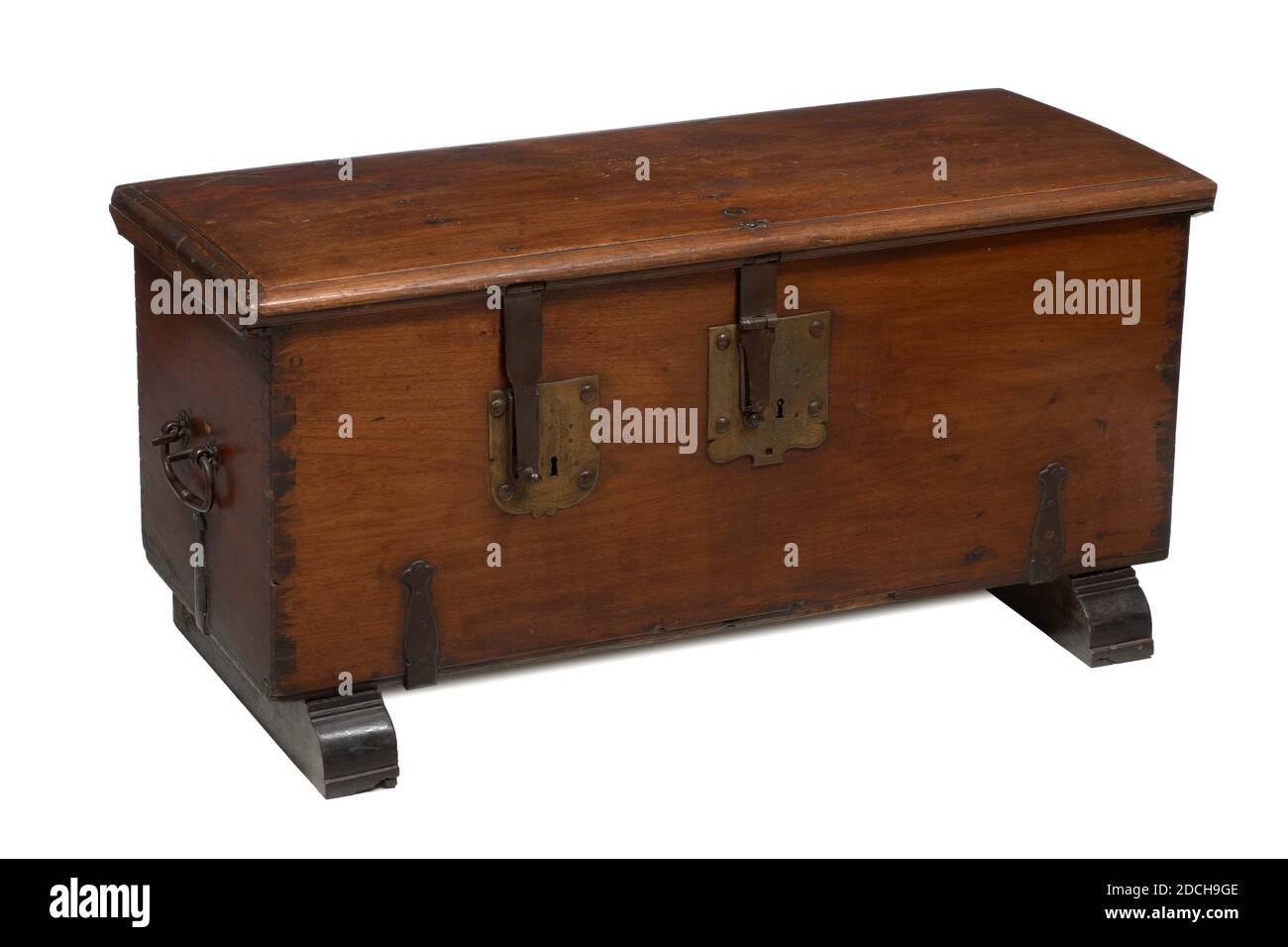Upright cedar chest deals