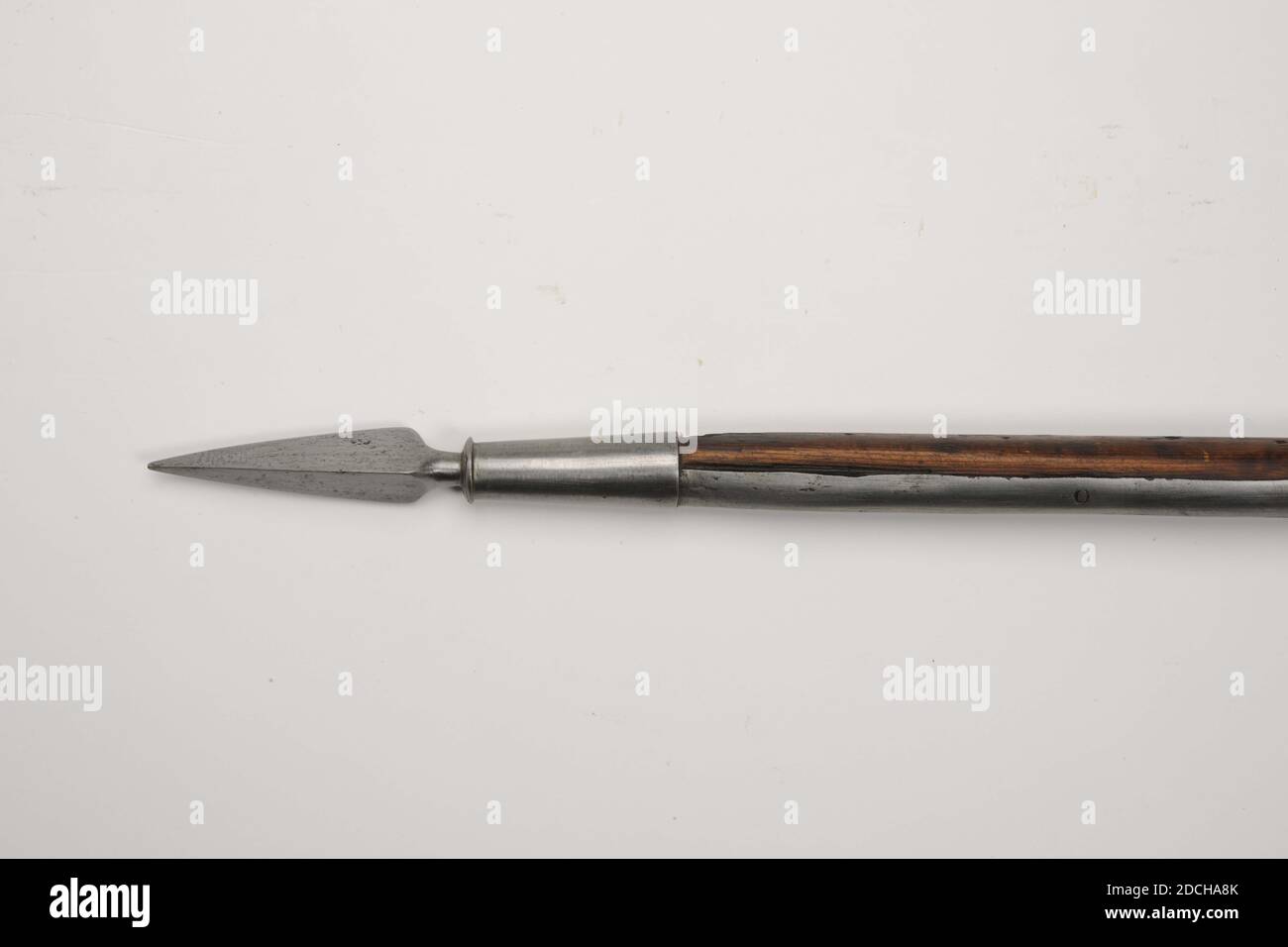 lance, Anonymous, between 1590-1600, iron, ash wood, forged, Lance of the State Army, Dimensions Catalog dimensions: 296cm, General: 295 x 8cm 2950 x 80mm Stock Photo