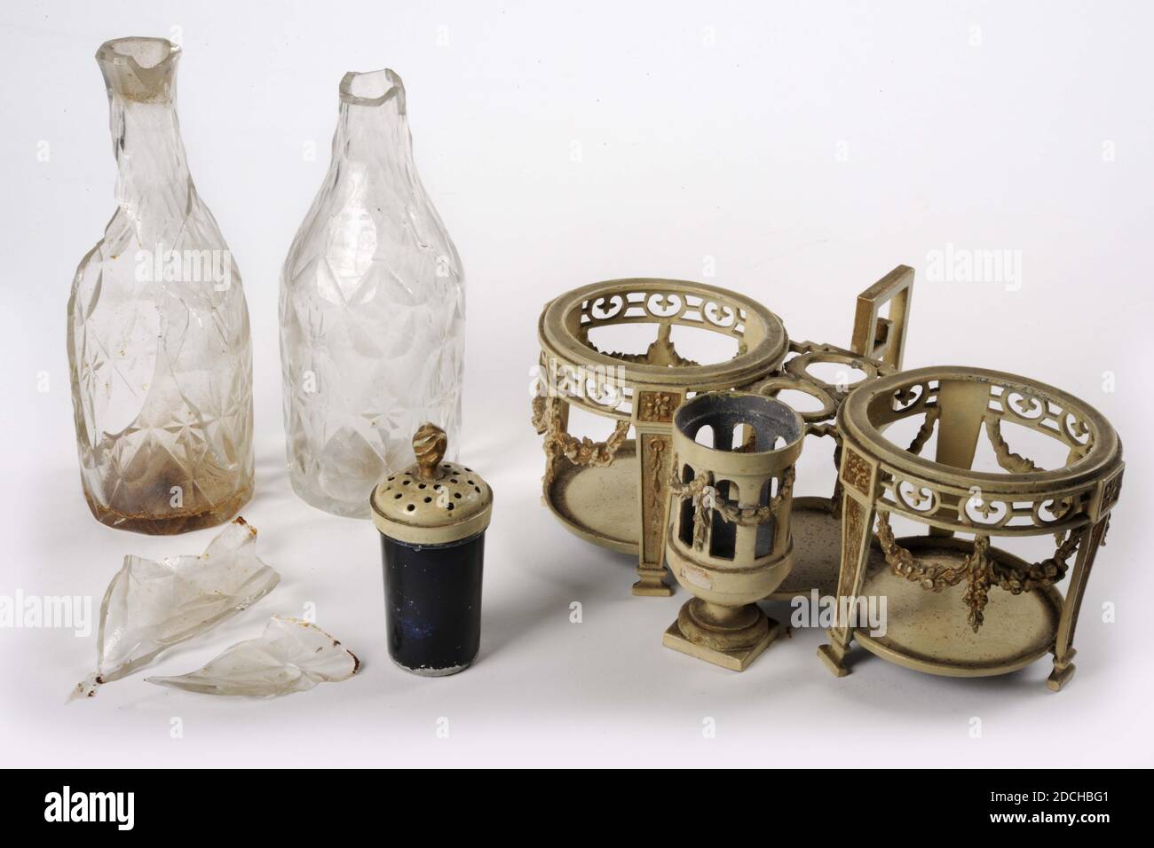 salt barrels and mustard jar, Anonymous, 18th century, Set of tin and blue glass in classicist style containing an oil and vinegar set with accompanying pepper canister, a mustard barrel and two salt shakers, 1919 Stock Photo