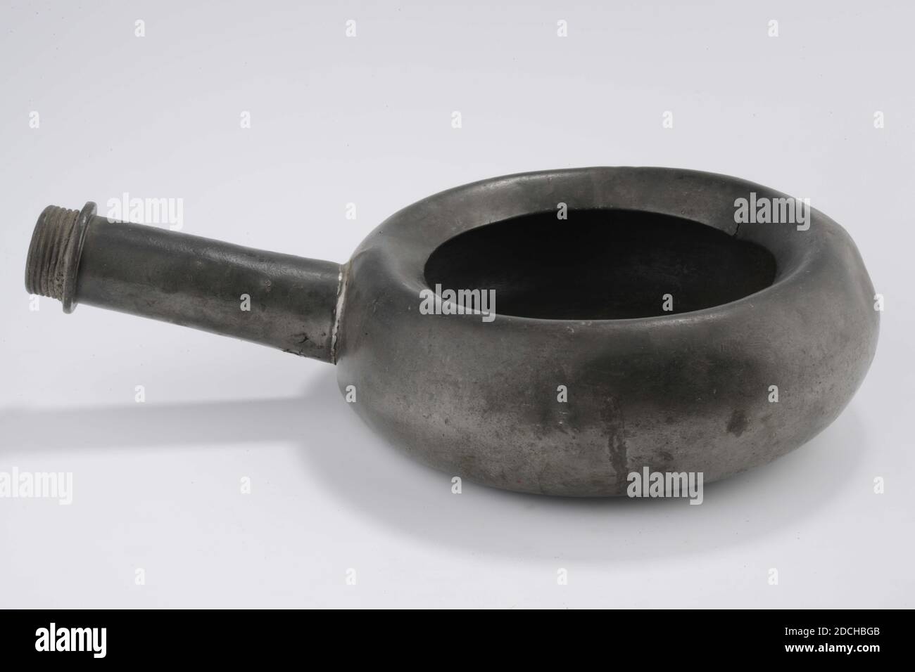 bedpan, Anonymous, 18th century, cast, General 8.7 x 38.6 x 25.4cm (87