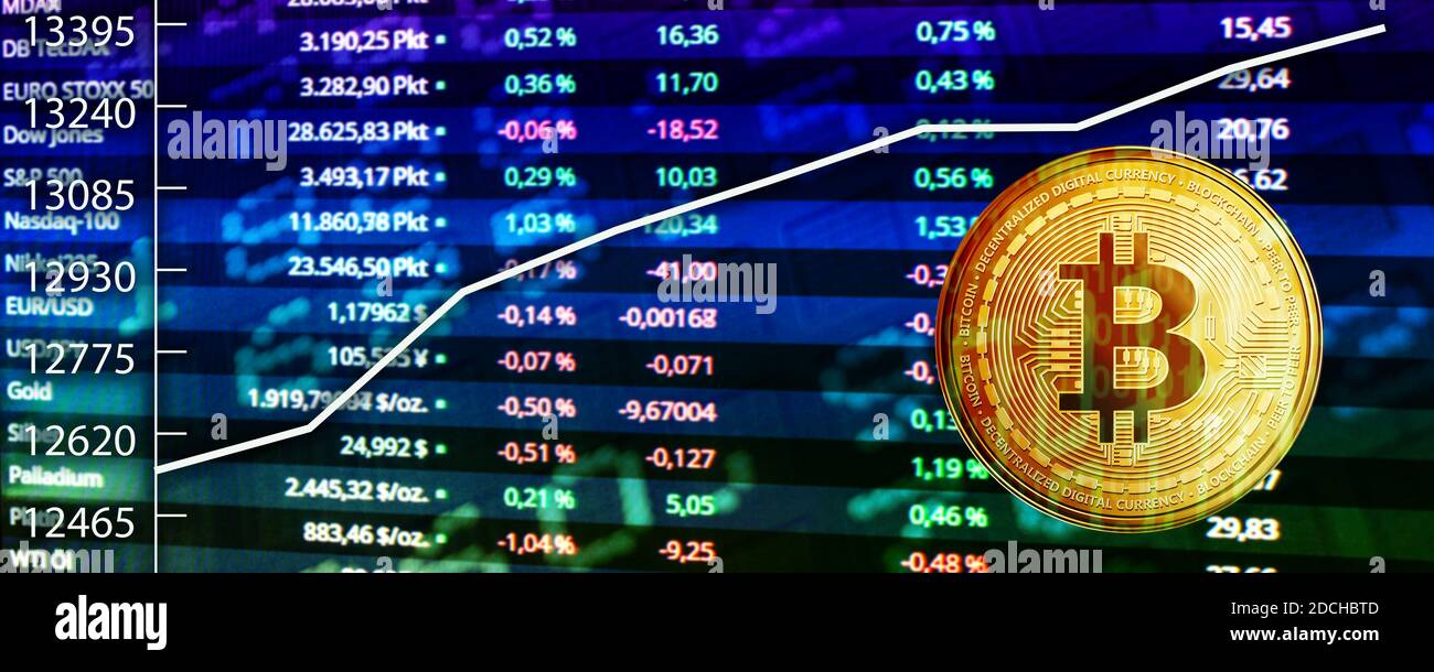 Börse Symbole mit steigendem Markt und Bitcoin Stock Photo