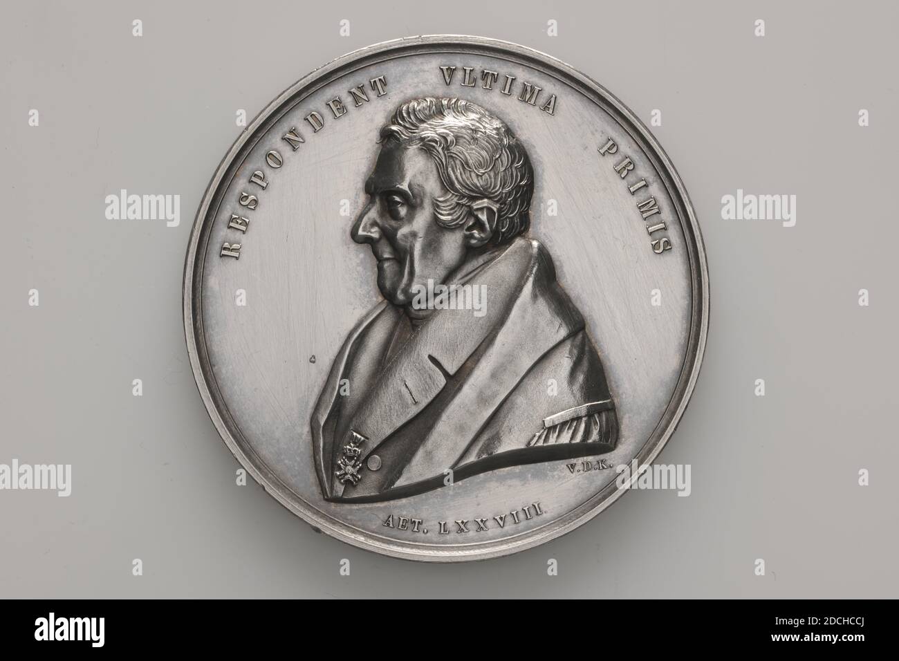 medal, David van der Kellen II, 1851, minted, General: 5.2 x 0.4cm (52 x 4mm), Weight: 54.1g, man's portrait, bust, Silver commemorative medal in honor of the 50th anniversary of C.G.C. Reinwardt (1773-1854), professor of natural history. Professor C.G.C. Reinwardt was director of Agriculture, Arts and Sciences in Java. He created a botanical garden in Buitenzorg and a natural history collection. He also collected archaeological objects, many of which ended up in the collection of the Rijksmuseum voor Oudheden in Leiden during the 19th century. On the front a portrait and profile to the left Stock Photo