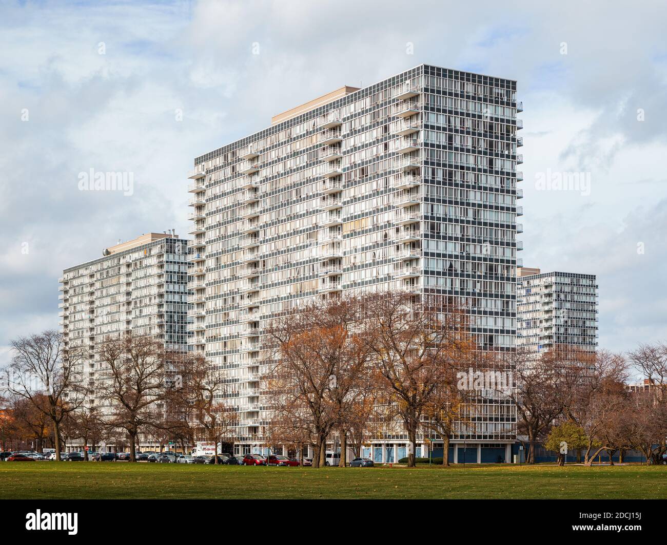 Lake Meadows Apartments Stock Photo Alamy