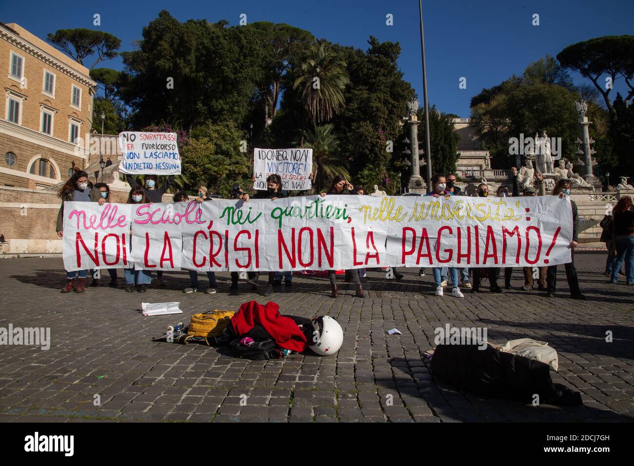 Roma, Italy. 21st Nov, 2020. Demonstration organized by students and the movement for the right to housing, from Piazza Barberini to Piazza della Repubblica, in Rome (Photo by Matteo Nardone/Pacific Press) Credit: Pacific Press Media Production Corp./Alamy Live News Stock Photo