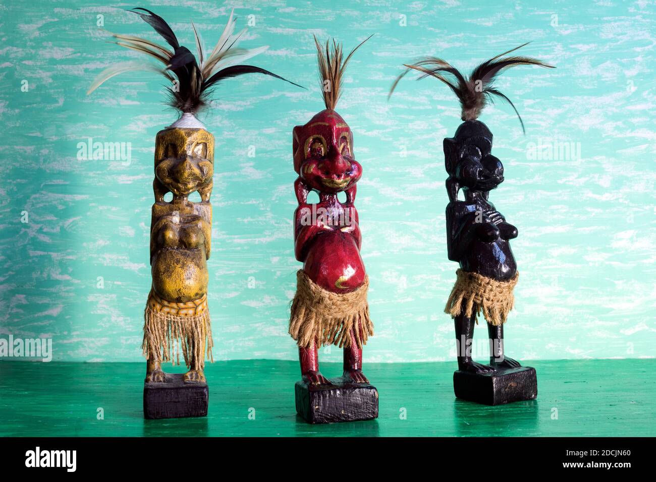 African wood carving hi-res stock photography and images - Alamy