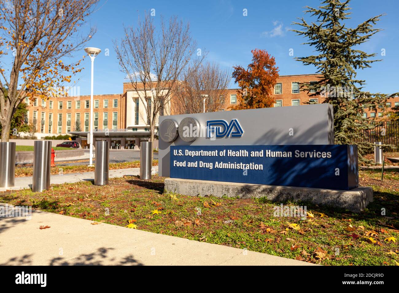 Silver Spring, MD, USA 11/10/2020: Exterior view of the headquarters of US  Food and Drug Administration (FDA). This federal agency approves medication  Stock Photo - Alamy