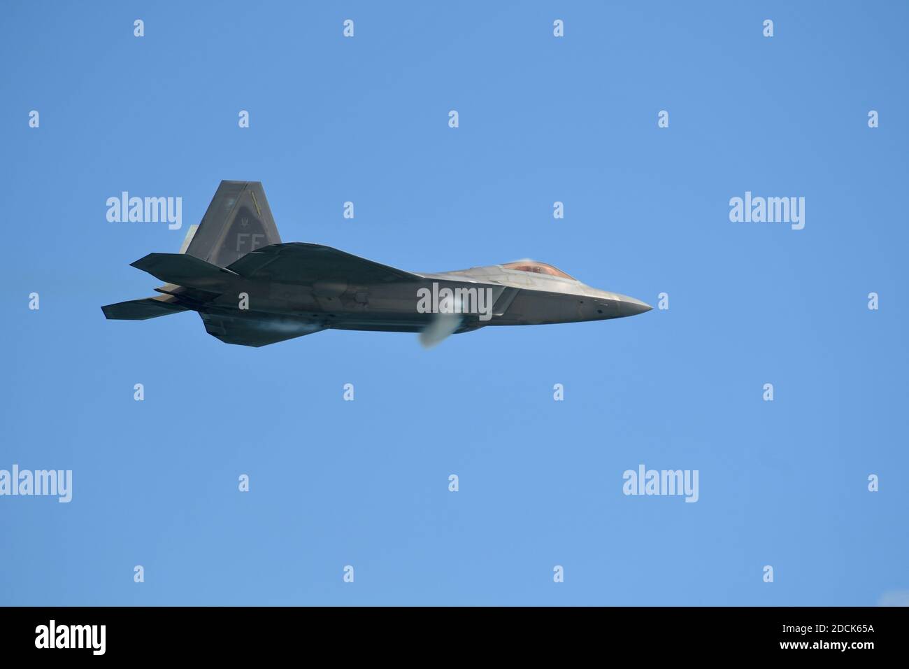FORT LAUDERDALE, FL - NOVEMBER 21: F-22 Raptor Demo Team performs in the Fort Lauderdale Air Show on November 21, 2020 in Fort Lauderdale, Florida People: F-22 Raptor Demo Team Credit: Storms Media Group/Alamy Live News Stock Photo