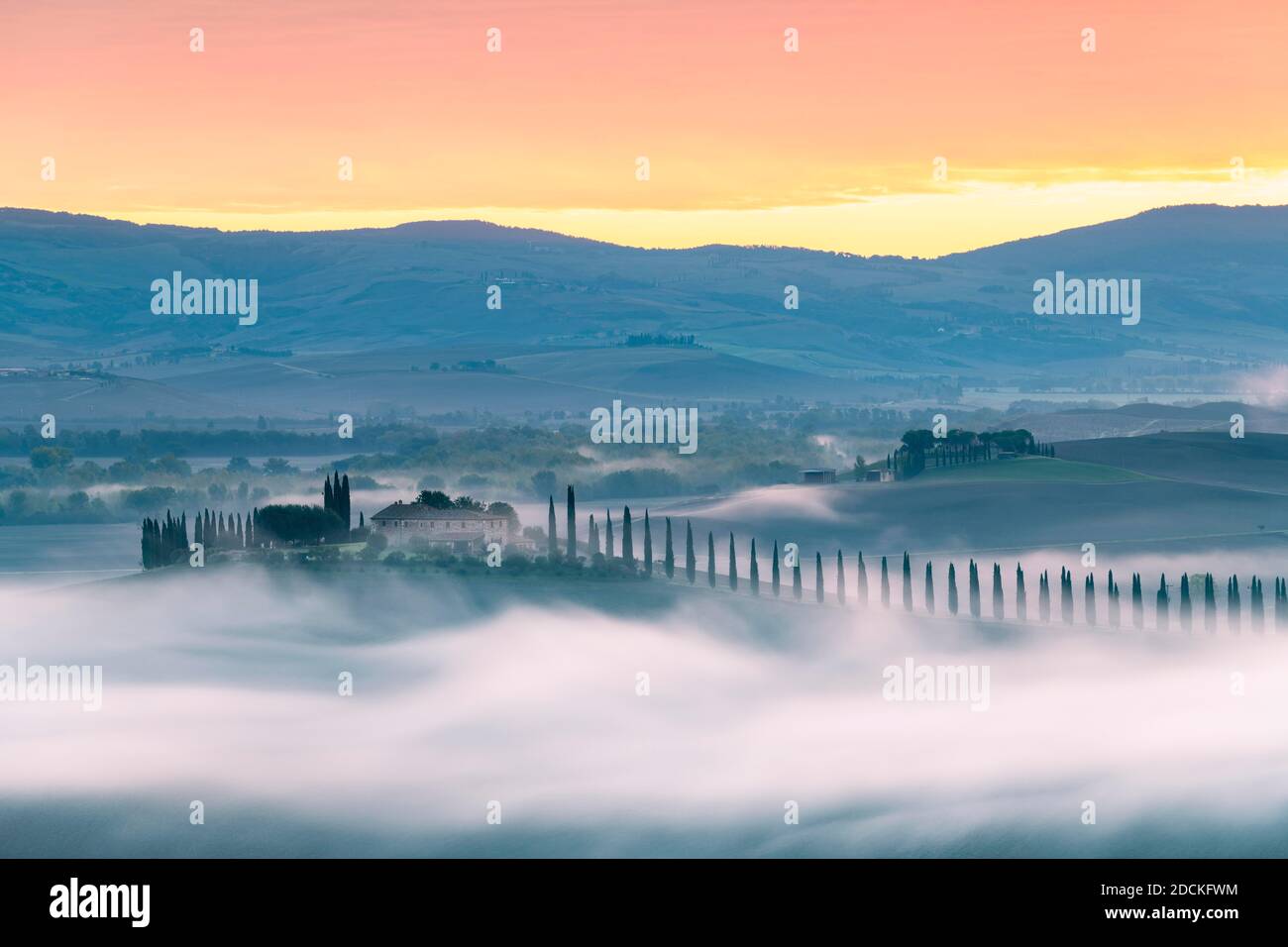 Farmhouse poggio covili hi-res stock photography and images - Alamy