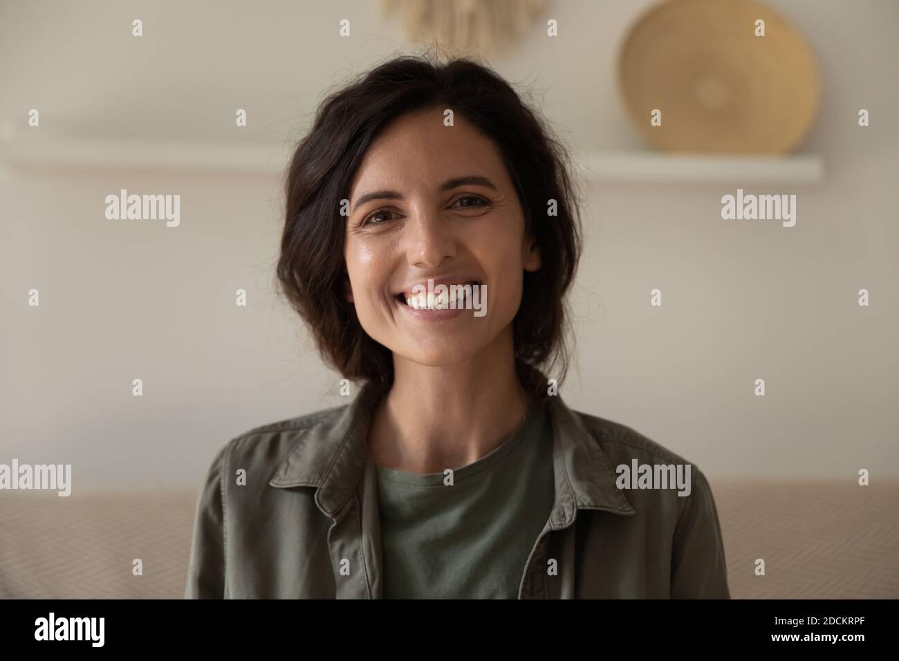 Headshot portrait of smiling woman pose looking at camera Stock Photo ...