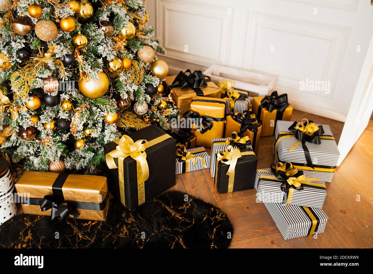 Another gift I wrapped for Christmas 2019, with the Black, Gold