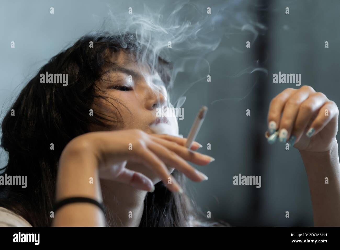 Smoke girl The Smoking
