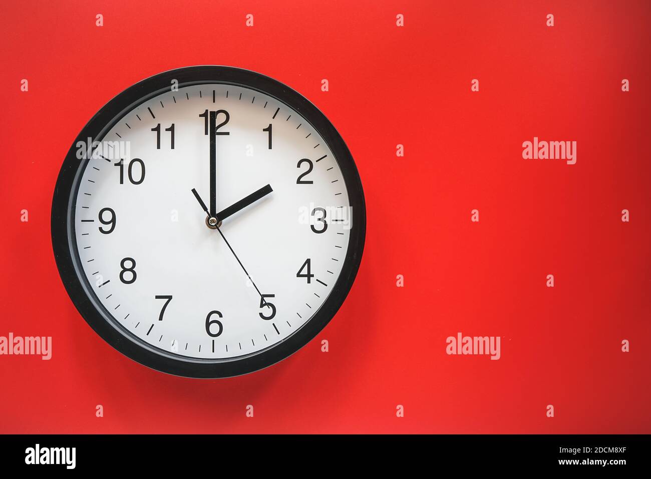 Two Oclock High Resolution Stock Photography And Images Alamy