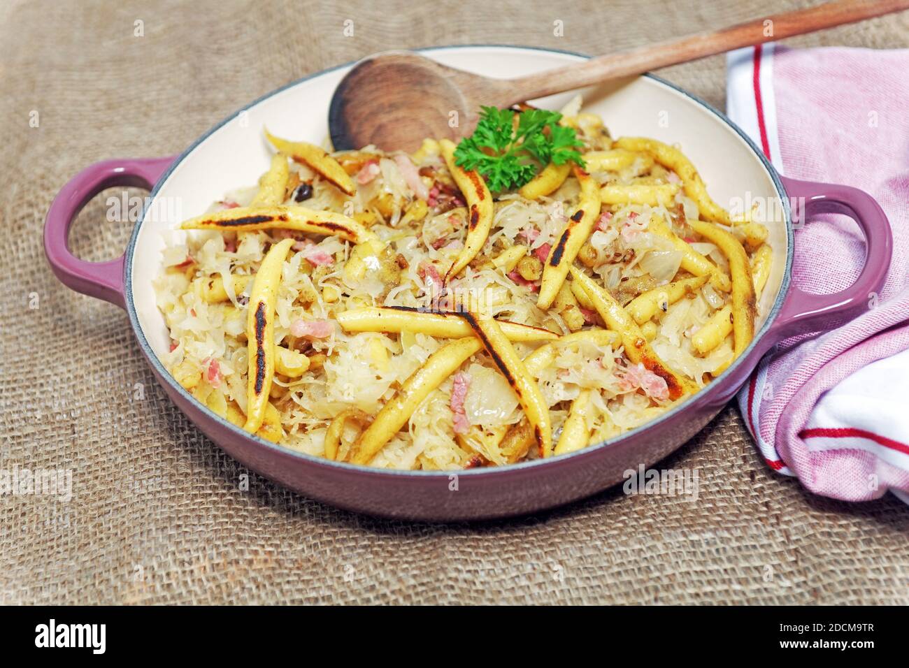 Schupfnudeln mit Sauerkraut und Speck Stock Photo