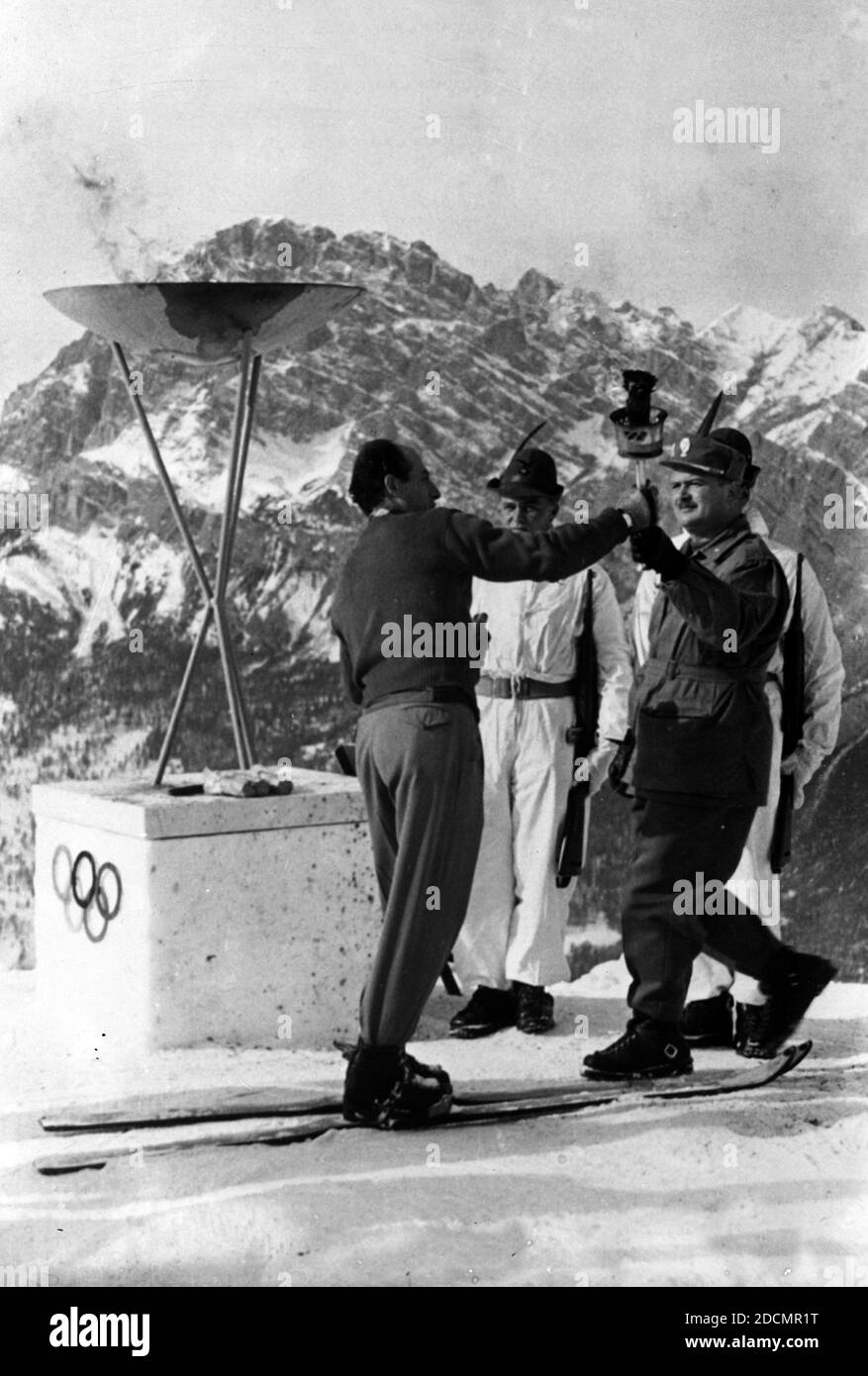 1956 olympics opening ceremony hires stock photography and images Alamy