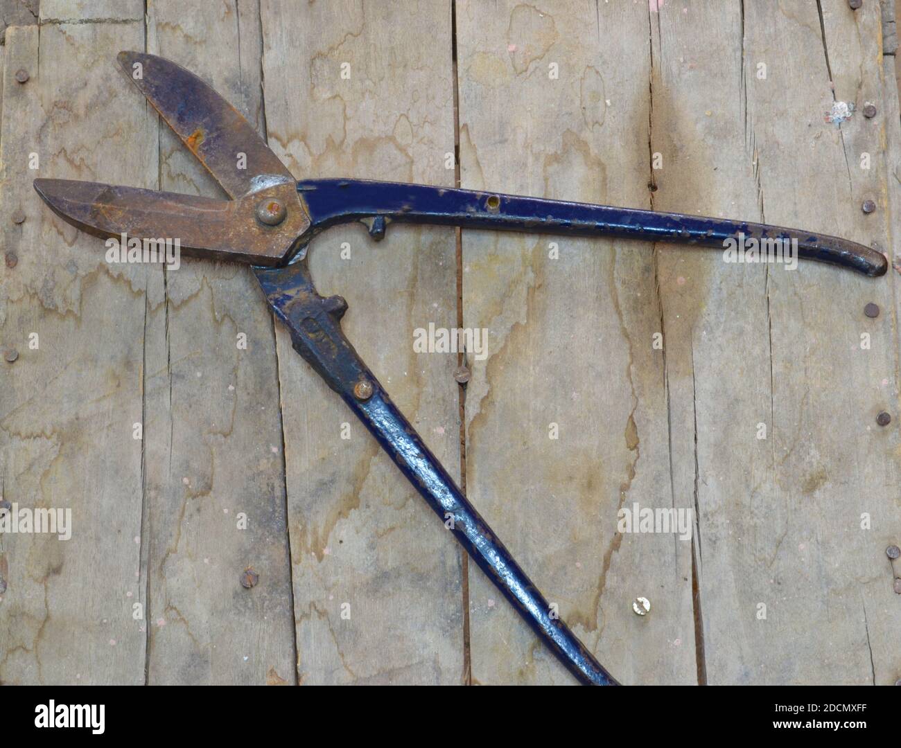 Vintage scissors used for cutting metal sheets Stock Photo Alamy