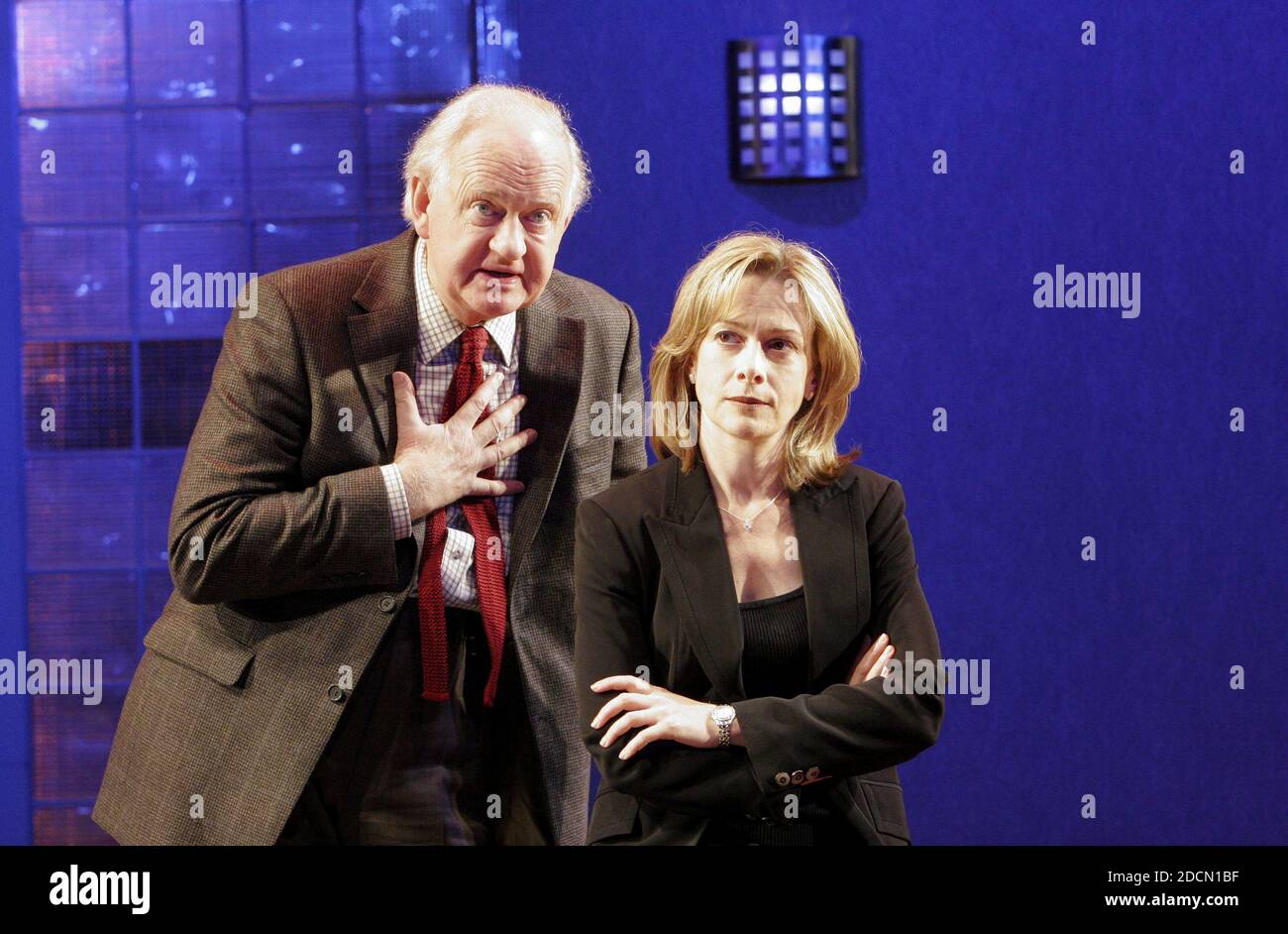 Oliver Ford Davies (Frank Wilkins), Emma Fielding (Alex Clifton) in PLAYING WITH FIRE by David Edgar at the Olivier Theatre, National Theatre (NT), London SE1  21/09/2005  director: Michael Attenborough Stock Photo