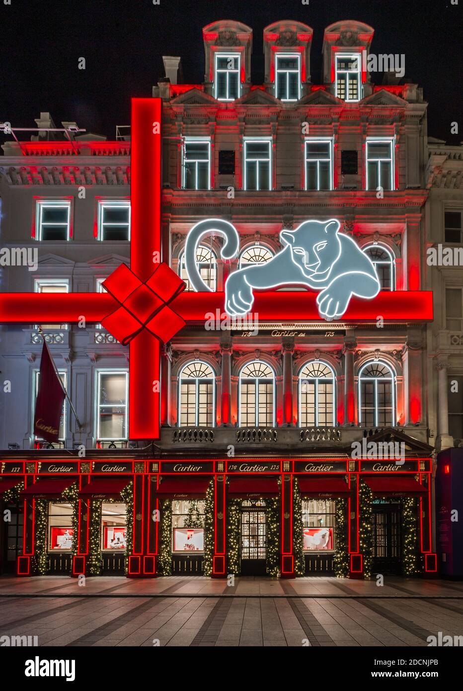 Christmas decorations on the flagship store, Cartier building on Bond  Street, London during lockdown 2.0 Stock Photo - Alamy