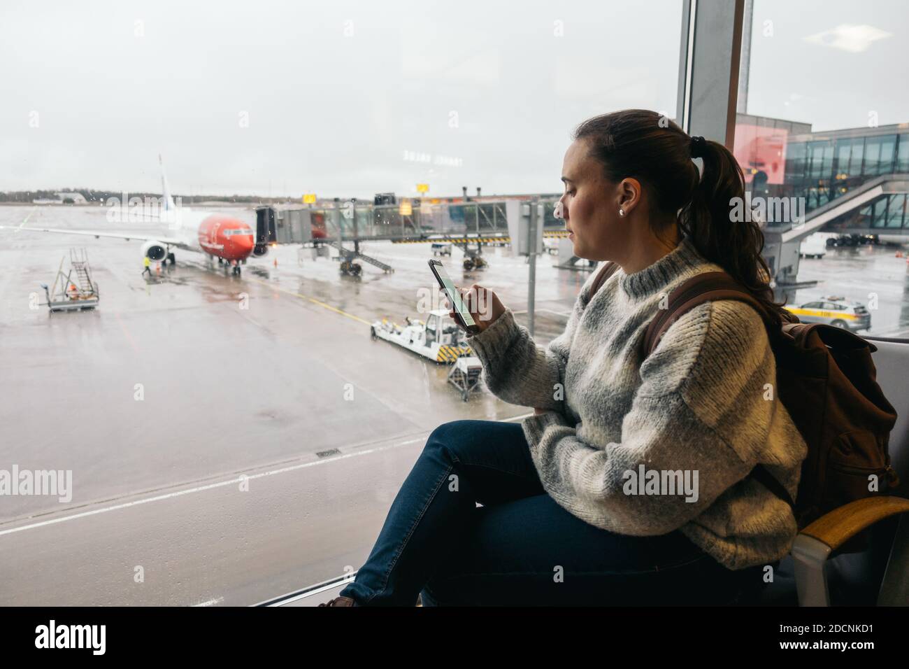 Beautiful business woman waiting airport hi-res stock photography and ...