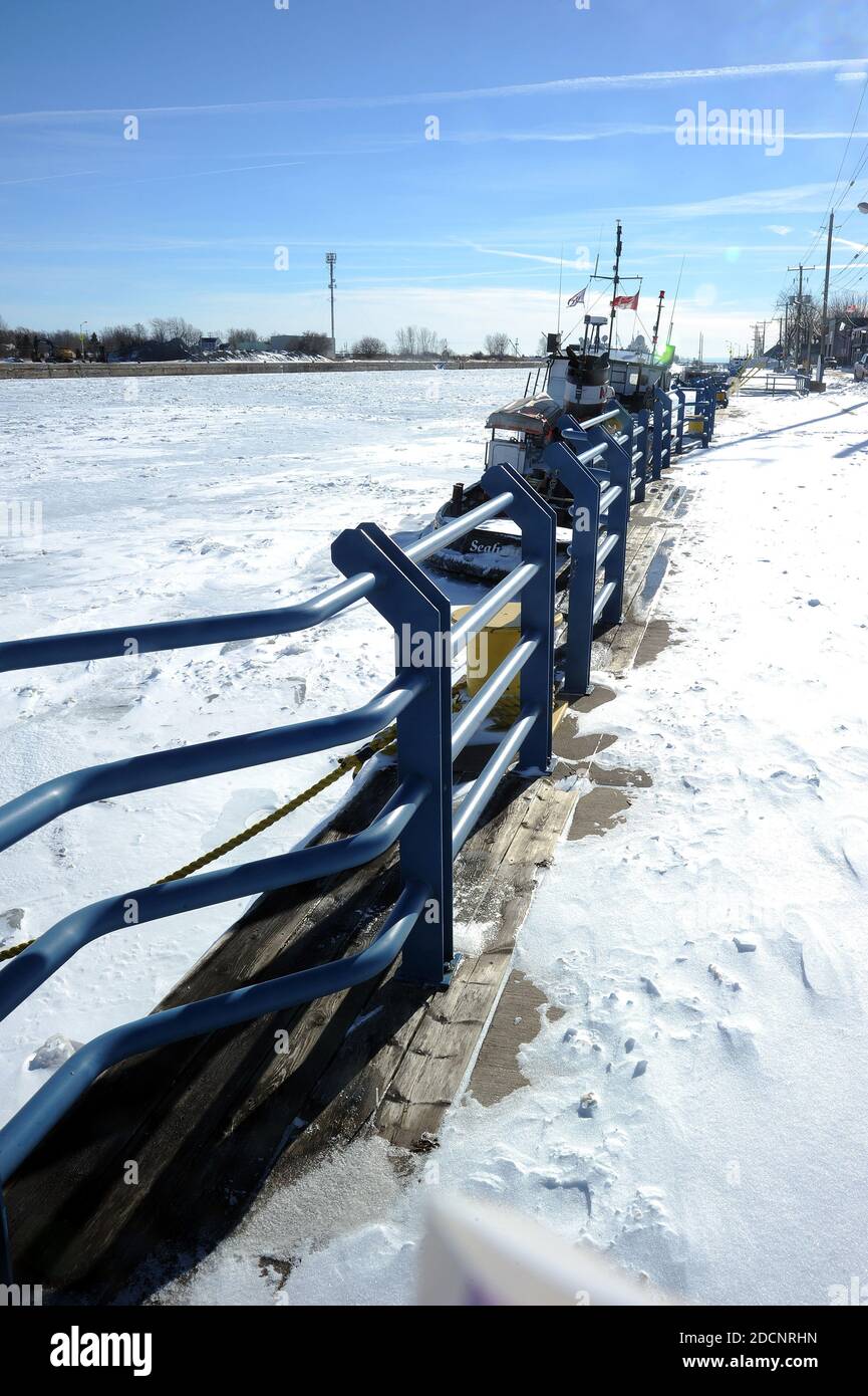The Welland Canal at West Street, Port Colborne Stock Photo Alamy