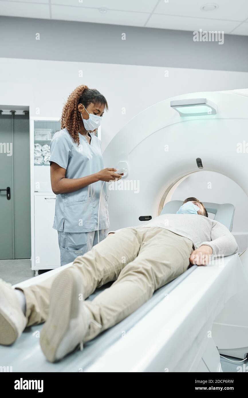 Mri scan machine patient hi-res stock photography and images - Alamy