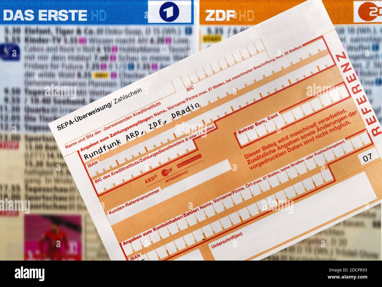 Bank transfer form for german radio and tv. Radio licence fees for ARD, ZDF and german radio. Überweisungsformular für deutsches Radio und Fernsehen. Stock Photo
