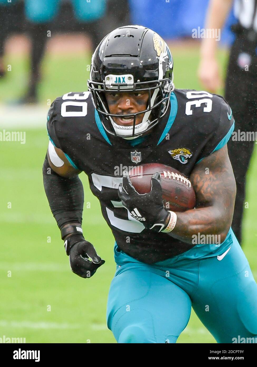 Jacksonville, FL, USA. 22nd Nov, 2020. Jacksonville Jaguars free safety  Andrew Wingard (42) during 2nd half NFL football game between the  Pittsburgh Steelers and the Jacksonville Jaguars. Pittsburgh defeated  Jacksonville 27-3 at